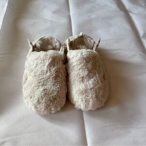 Nike Fuzzy Cream Slippers